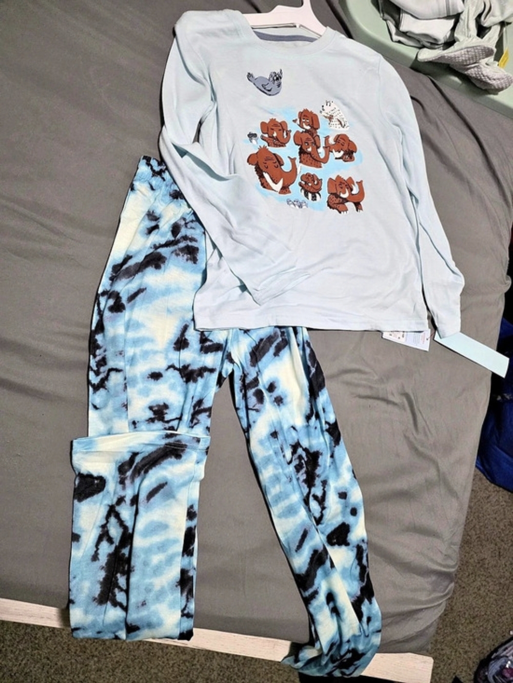 Cat & Jack Dinosaur Pajama Set in Blue Size Medium NWT